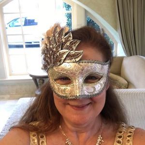 Meet your Posher, Laura